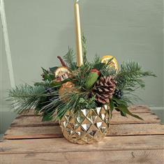 Festive candle design in gold pot